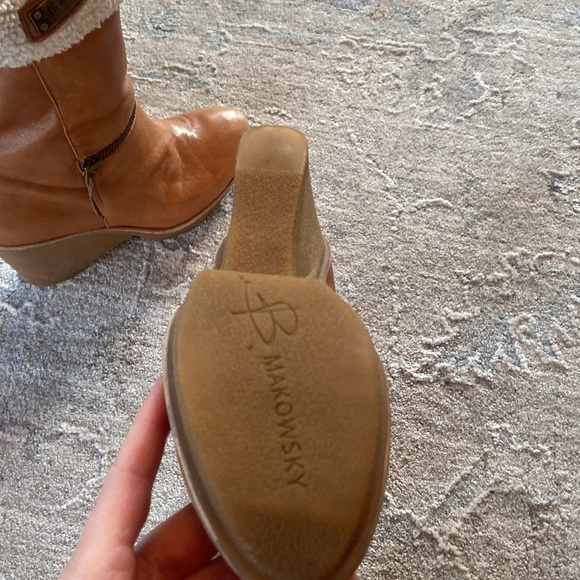 Tan booties - Picture 3 of 4